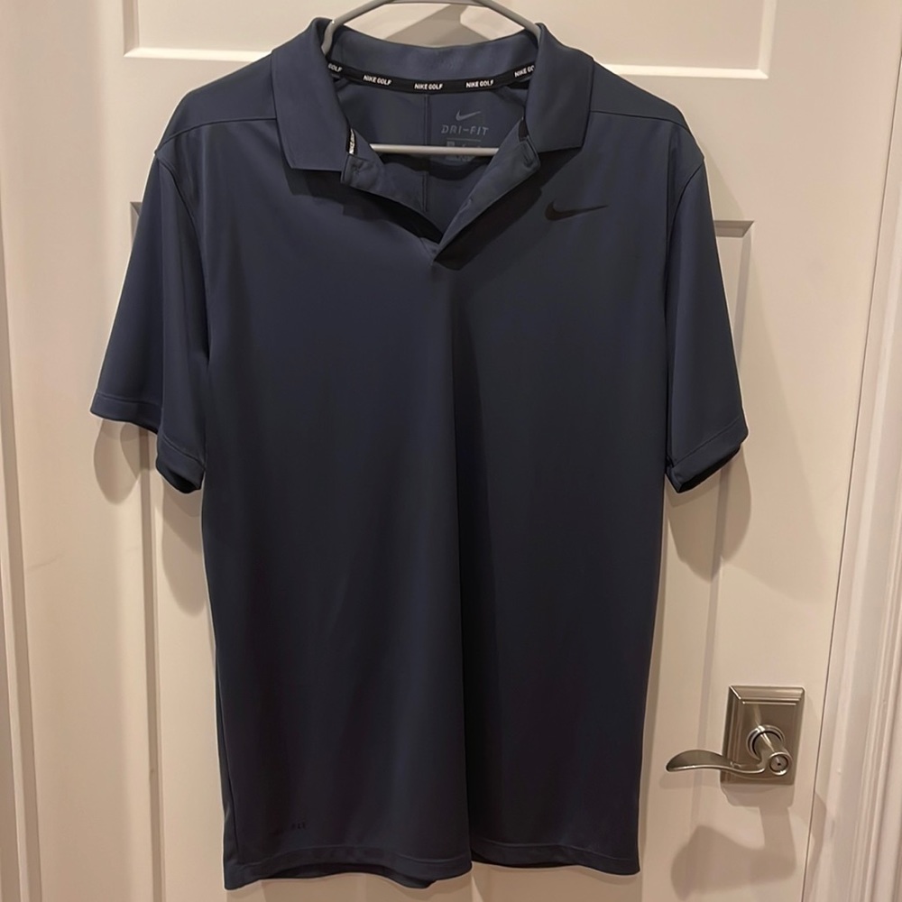 Nike Golf men’s medium Polo! Beautiful dusty blue!